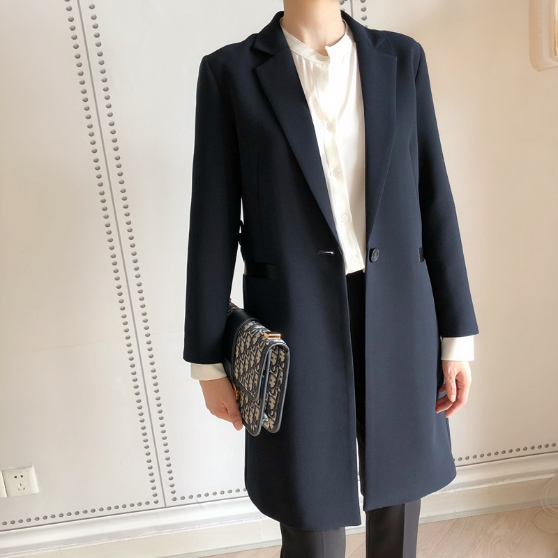 The typoform and texture didn't have to pick up the regular greens look behind the dot long version of a grain button Western-style wind suit 0922A4