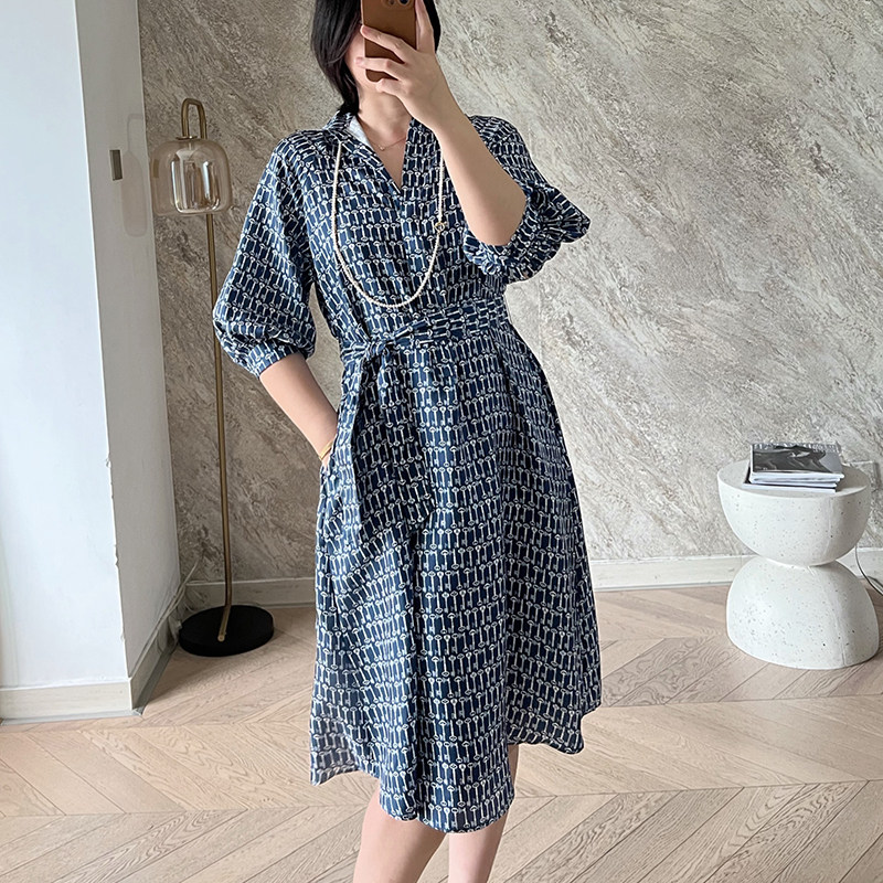Elegant and playful dark blue key printed with silk sloping silk lantern sleeve shirt dress 0807D1