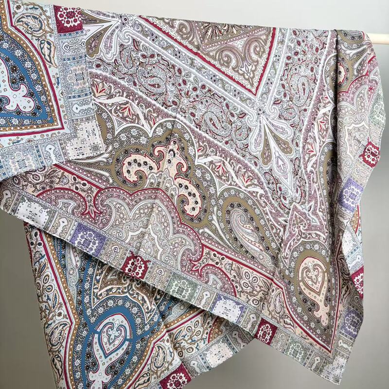 Classic Paisley 140cm Double-Sided Two-Tone Banan Silk Square Scarf 100% Mulberry Silk Square Scarf Silk Scarf Classic Paisley 140cm Double-Sided Two-Tone Banan Silk Square Scarf 100% Mulberry Silk Square Scarf Silk Scarf
