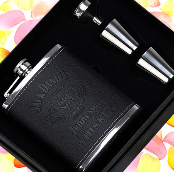 High-grade Russian 304 stainless steel wine jug small wine jug outdoor portable portable 4 two small wine jug flat wine jug