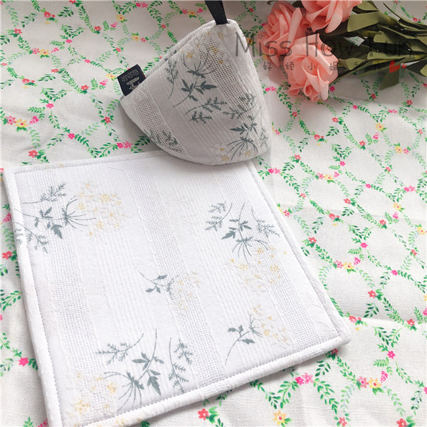 Japanese iron cast pot Enamel pot Casserole anti-scalding hat type small fresh embroidered lace triangle pot cap Pot pad Table pad