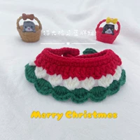 Рождественская красная и белая и зеленая кнопка