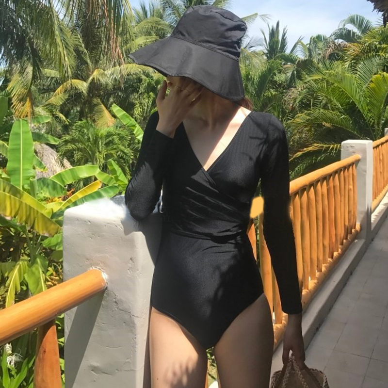 Swimsuit women Summer Lianjiao 2023 new in minimal temperament conservative long sleeve shade and thin sexy hot spring swimsuit