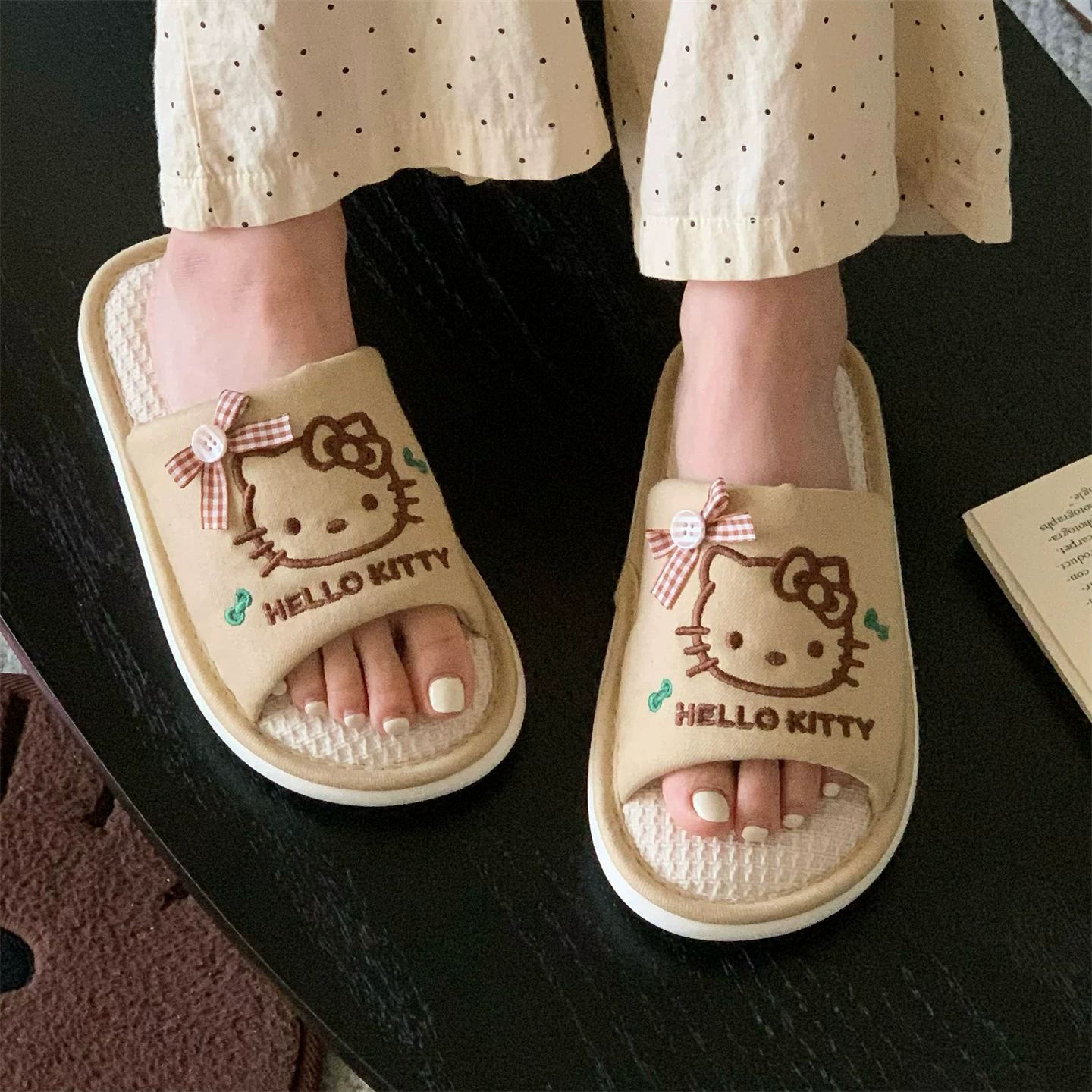 Hello Kitty, Нескользящие тапочки для студентов, впитывают влагу и запах