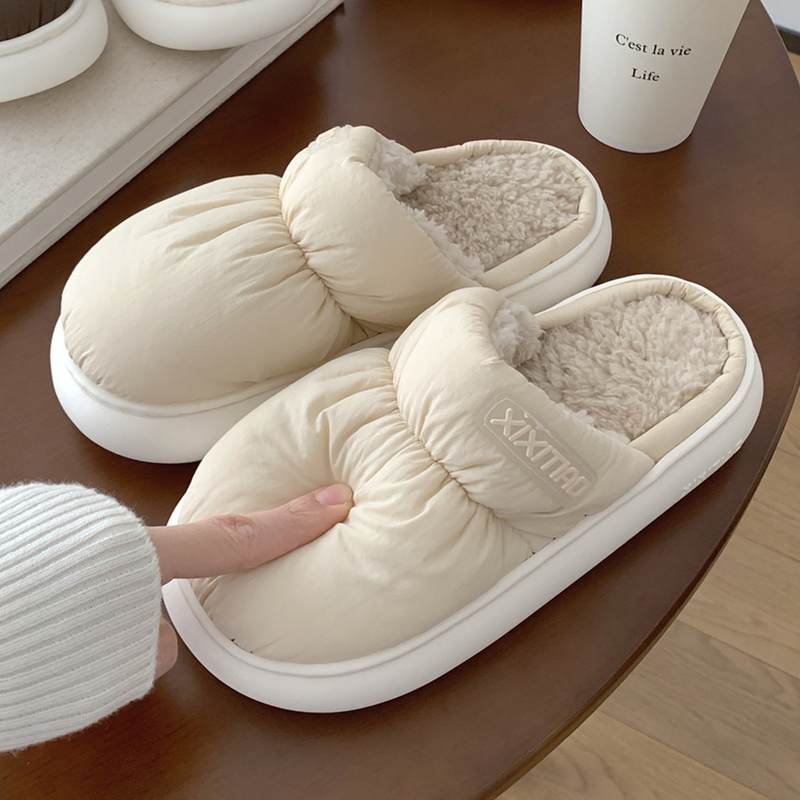 Thin Strap Couple's Bread Slippers, Versatile and Fashionable, with Added Fleece for Warmth, Thick-Soled Indoor Simple Winter Cotton Slippers for Men and Women Thin Strap Couple's Bread Slippers, Versatile and Fashionable, with Added Fleece for Warmth, Thick-Soled Indoor Simple Winter Cotton Slippers for Men and Women