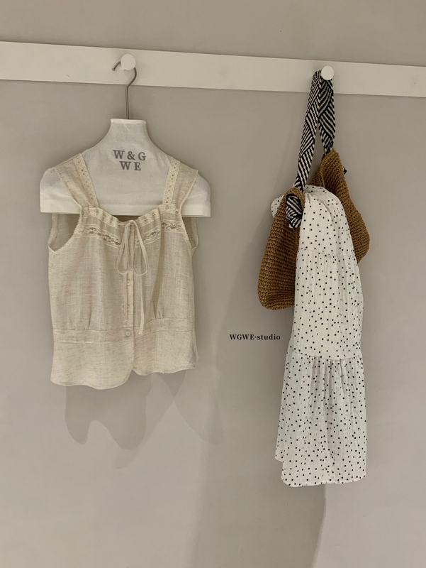 【Wgwe】Lace Patchwork Tie-Up Vest Top Korean Style Versatile Sleeveless Shirt Top 【Wgwe】Lace Patchwork Tie-Up Vest Top Korean Style Versatile Sleeveless Shirt Top