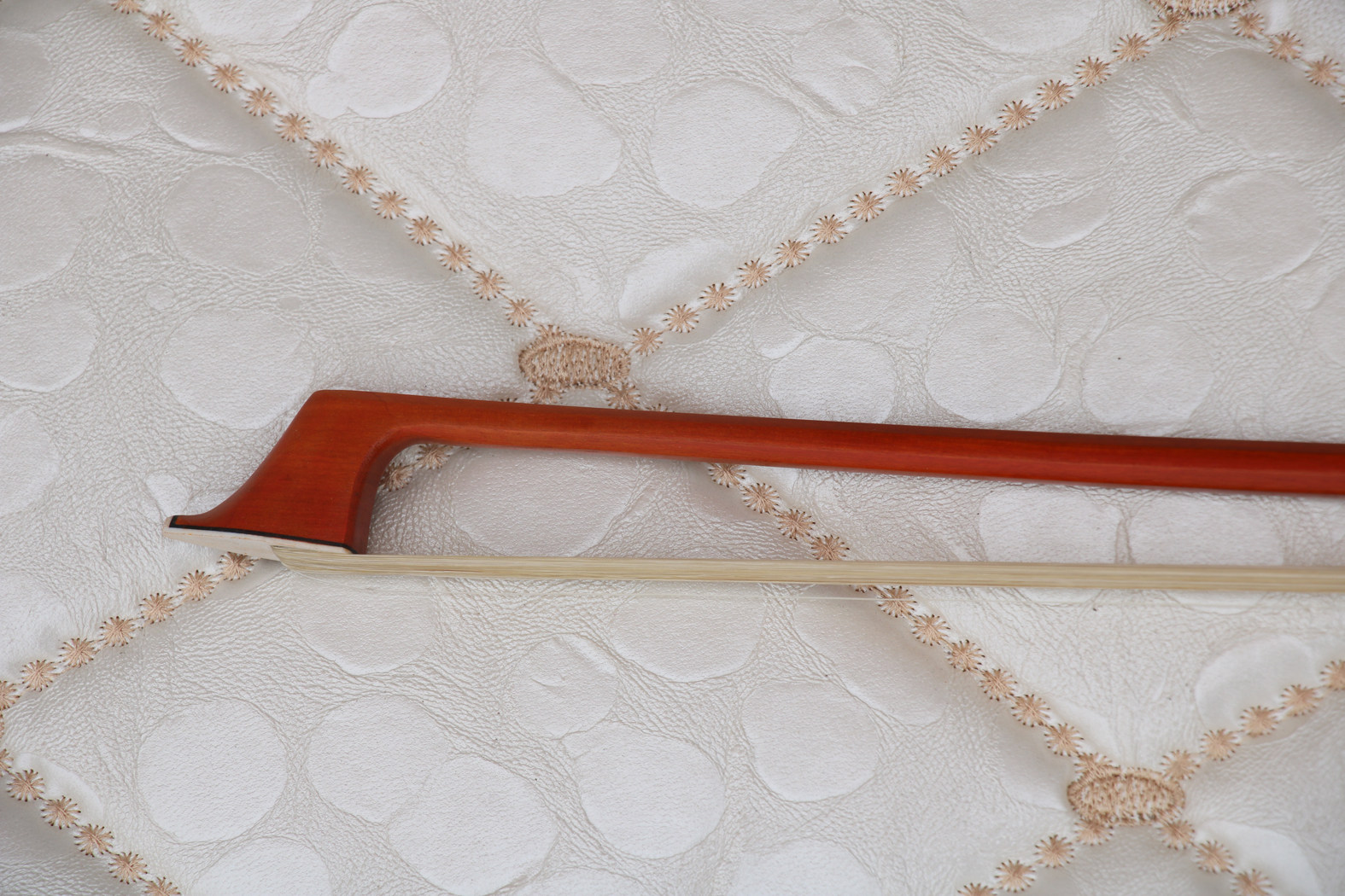 Horse head piano Sumu bow boutique bow 76 grams produced by Meng Yun