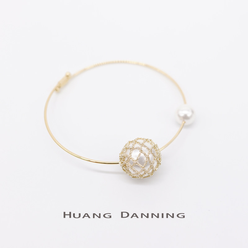 HUANG DANNING ORIGINAL DESIGN HAND CROCHET KNITTING SCHWARO PEARL PLANET BRACELET BRACELET