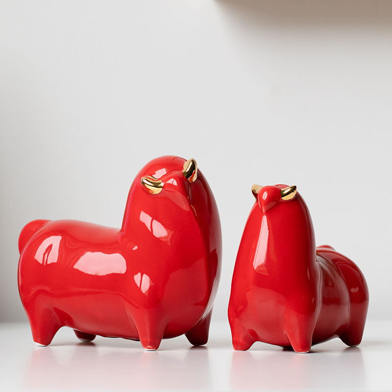 New Year gift porcelain red lucky decoration cows and turn things around an ox Year mascot bedside furnishing articles