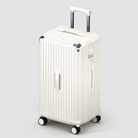 С молнией, белый, вместительный и большой