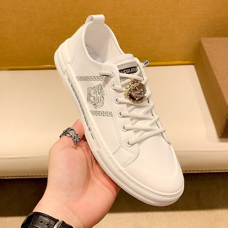 European station counter 2022 new leather small white shoes Korean edition trend casual summer men's shoes tide European cargo shoes