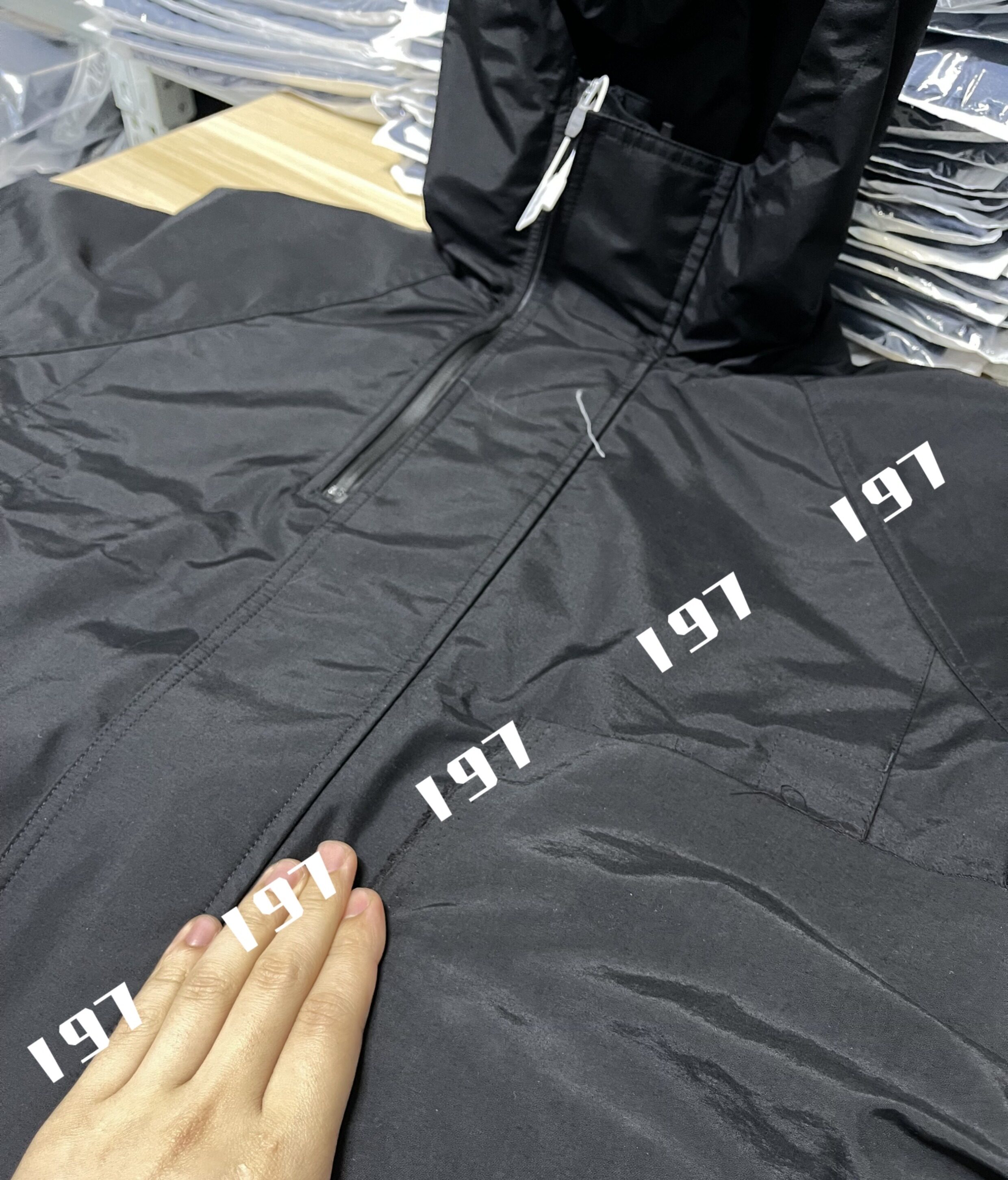 world.taobao.com: vujade008 enzo double zipper hooded hard shell