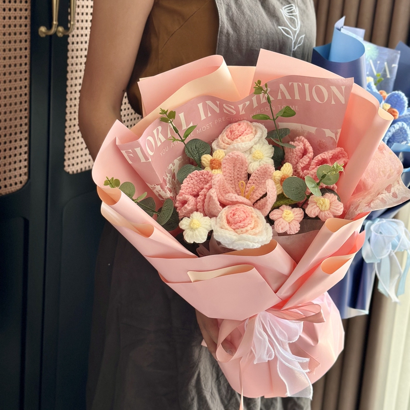 Wool Knitted Bouquet, Hand-Knitted Roses, Finished Product, Creative Birthday Gift, Valentine's Day Gift for Girlfriend or Best Friend