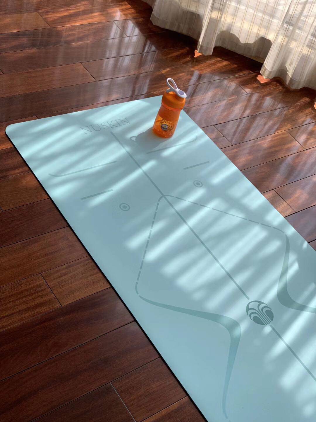 Such as the new surrounding nuskin advanced natural rubber yoga mat beginner fitness widening non-slip local tyrant mat pu mat