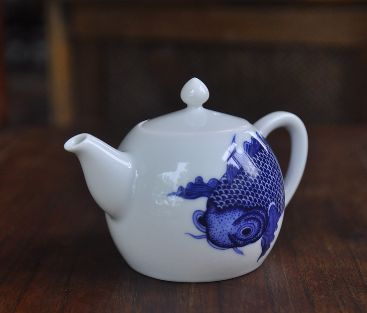 Offered home - cooked at flavour hand - made of gold, blue and white goldfish jingdezhen ceramic teapot tea filter teapot