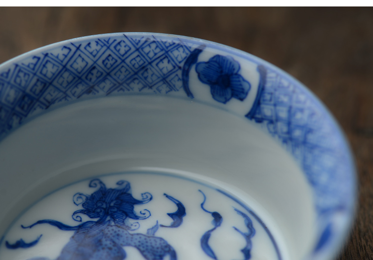 Offered home - cooked in the indigo flowers lion ball wsop cup sample tea cup jingdezhen ceramics by hand a single small tea cups