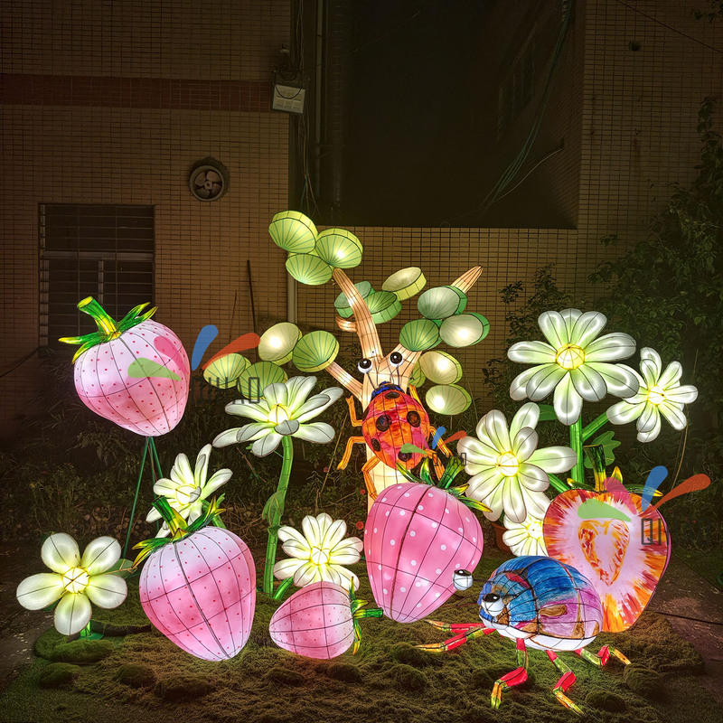 Simulated Strawberry Daisy Beetle Animal Combination Lantern Outdoor Waterproof Cultural Tourism Night Tour Landscape Light Decorative Ornament