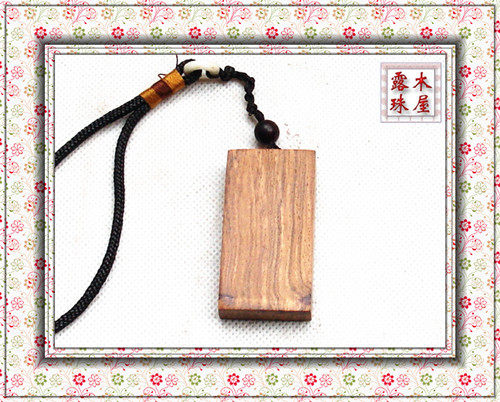 Yellow flower pear yellow flower pear pendant with a green card 