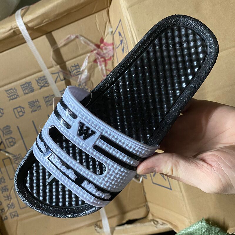 Black-Soled White-Slipper Style Student Slippers, Rubber Slippers for Daily Casual Wear, Unisex, Suitable for Both Men and Women, Slip-On Sandals Black-Soled White-Slipper Style Student Slippers, Rubber Slippers for Daily Casual Wear, Unisex, Suitable for Both Men and Women, Slip-On Sandals