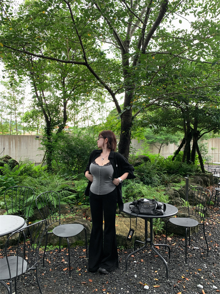 周白子 小兔棉麻襯衫 微胖大碼休閑通勤翻領簡約純色繡花襯衫女|襯衫|ETMall東森購物網