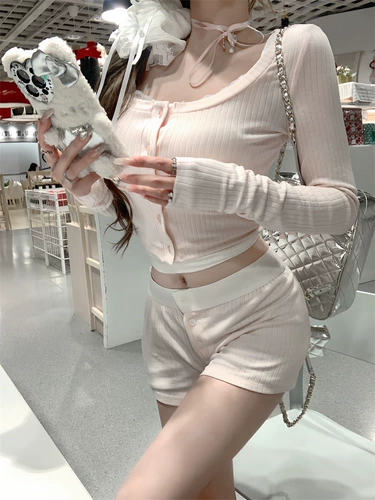 Базовые приятные телу трикотажные шорты, весенний комплект, квадратный вырез, эффект подтяжки, облегающий крой