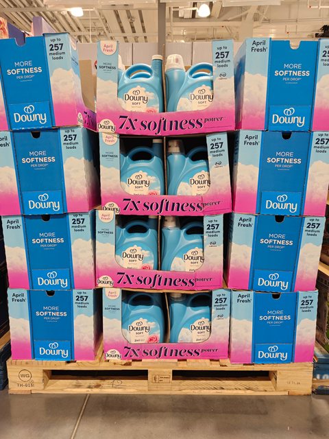 Costco opens the United States imported Downy clothing fabric softener anti-static 4.45 liters