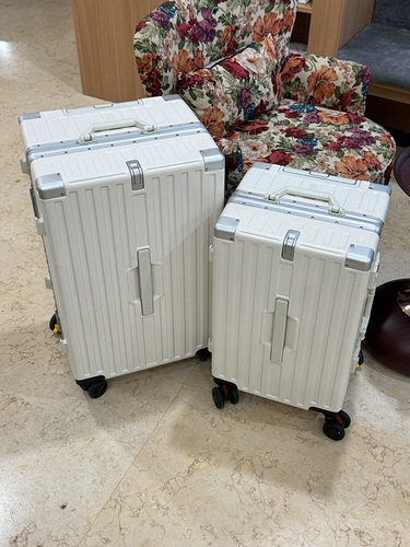 Вместительный и большой прочный чемодан, увеличенная толщина, 28 дюймов