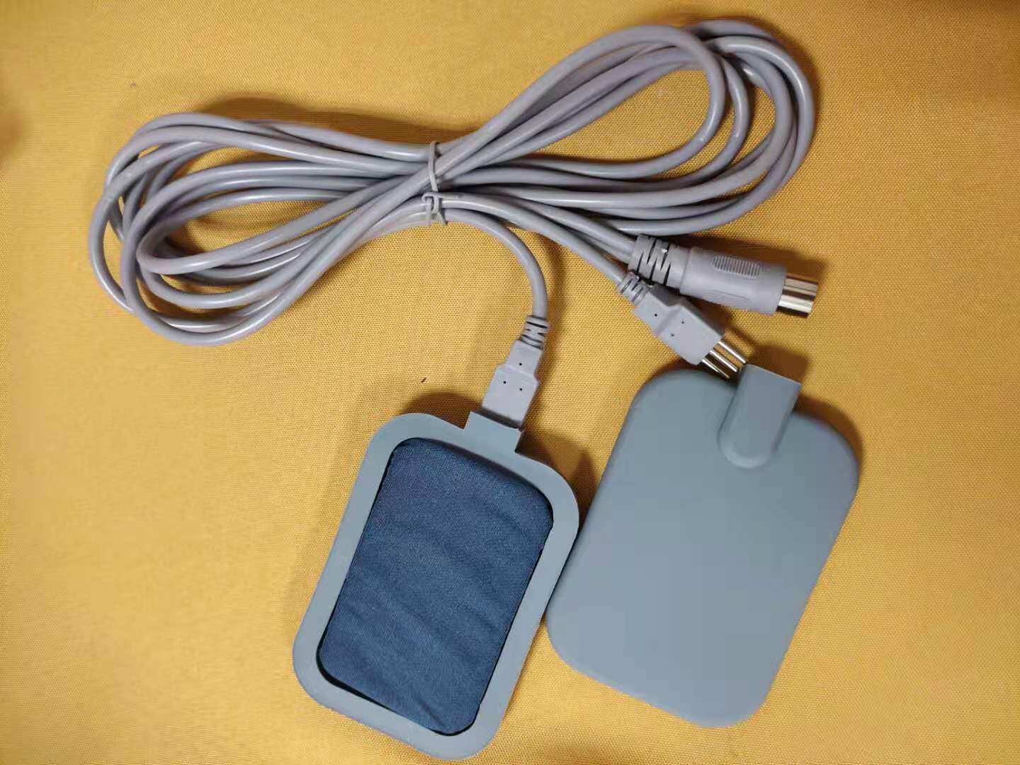 理疗仪配件电极输出导线电脑中频电疗仪器发热疗脉冲经络三插针线
