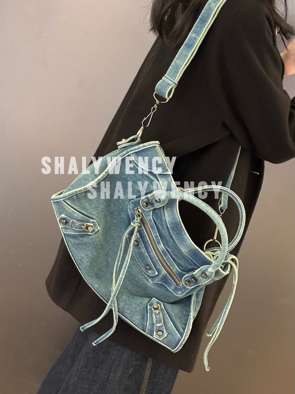 2026 New High-End Motorcycle Bag, Hot Girl Bag, Large Capacity Shoulder Crossbody Handbag, Washed Denim Blue