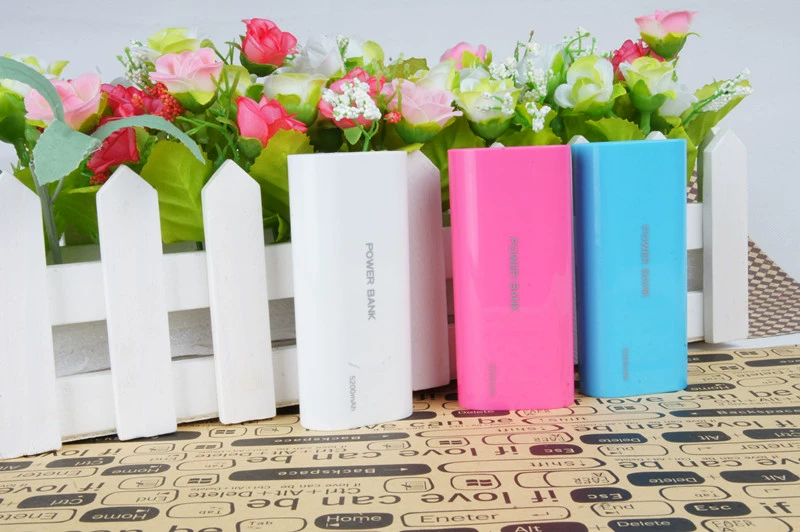 Kẹo nhà máy nước hoa trực tiếp cung cấp điện thoại di động phổ món quà nhỏ 5600 điện thoại vận chuyển sạc kho báu - Ngân hàng điện thoại di động