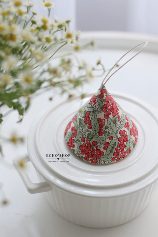 Kitchen Anti - Heat - resistant Triangle Little fresh cotton casserole casserole cotton cotton cotton pot grab