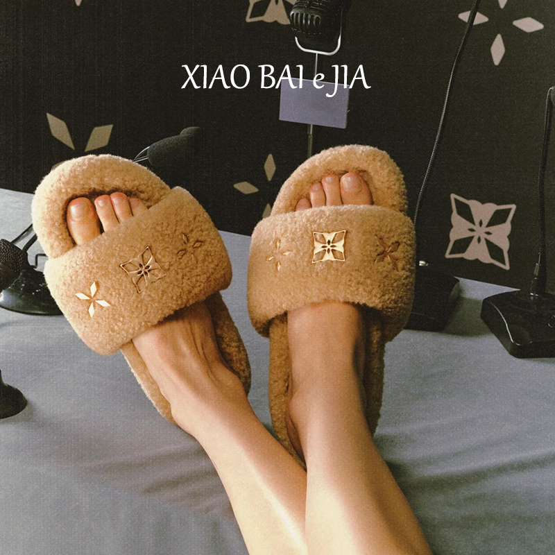 Summer New Arrivals~ French-Style Sheepskin Fashionable Furry Shoes for Women 2026 New Versatile Casual Outdoor Thick-Soled Slippers Summer New Arrivals~ French-Style Sheepskin Fashionable Furry Shoes for Women 2026 New Versatile Casual Outdoor Thick-Soled Slippers