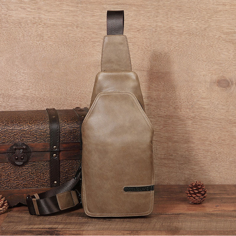 New men's bag breast bag men's leather sports fashion trend outdoor casual one-shoulder cross-body front layer cowhide bag