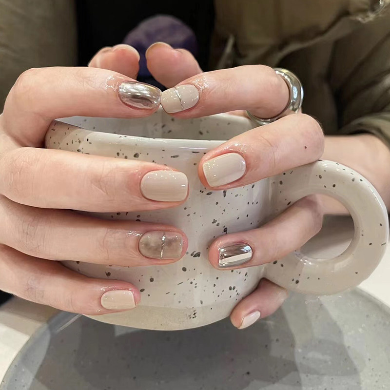 Purely Handmade Wearable Nails, Gentle and Simple, Elegant and Complexion-Enhancing, Short Style with a Latte-Like Feel, Fake Nails, Nail Art Patches