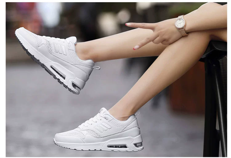Mùa xuân giày thể thao của phụ nữ dày có đế đệm rocking giày thường giày chạy của phụ nữ lưới lưới thoáng khí giày trắng giày mùa hè