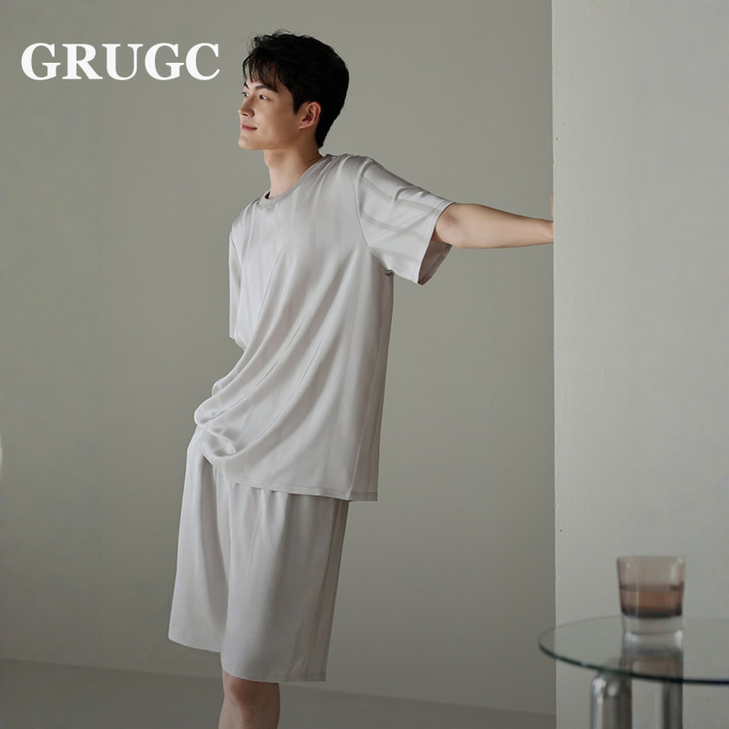 Grugc Light Luxury High-End Silk Pajamas for Men, Summer Thin Short-Sleeved Patchwork, Can Be Worn Outside, Home Wear Set Grugc Light Luxury High-End Silk Pajamas for Men, Summer Thin Short-Sleeved Patchwork, Can Be Worn Outside, Home Wear Set