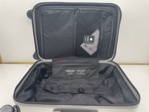 Чемодан, вместительный и большой универсальный тормоз