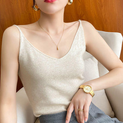 Simple V-neck sleeveless wool knitted halter top for women, spring and summer style, slim white base layer, worn inside and outside top