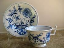 German MEISSEN Mason Blue Onion Large Caliber Tea Cup Tray