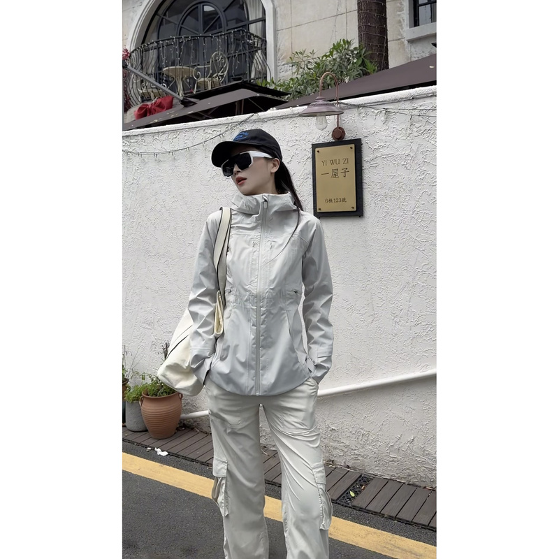 [Xiaoxuan Original] Three-Proof Slim-Fit Lightweight Softshell Jacket, Outdoor Windproof Hooded Sports Coat, Commuter Softshell