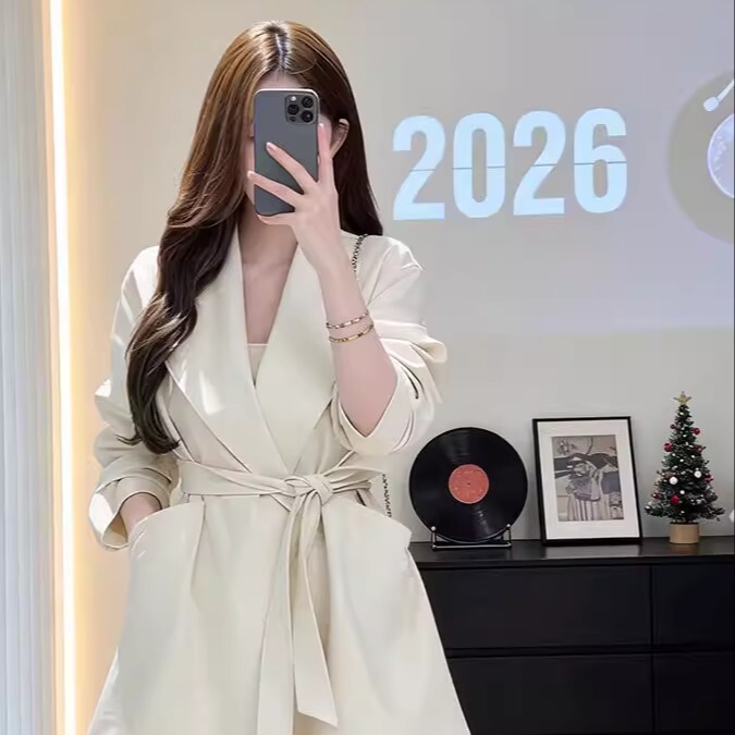 Off-White Short Trench Coat for Petite Women, 2026 Spring and Autumn New Korean Style, High-End Loose Casual Trench Coat Jacket Off-White Short Trench Coat for Petite Women, 2026 Spring and Autumn New Korean Style, High-End Loose Casual Trench Coat Jacket