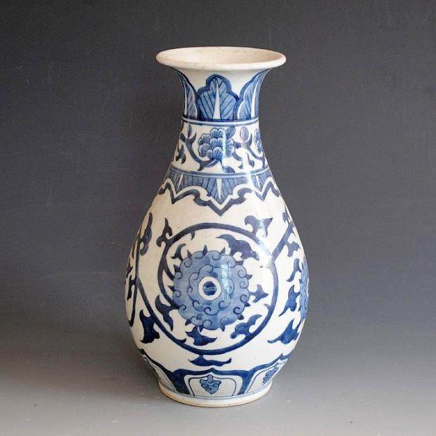Jingdezhen Cultural Revolution Porcelain Old Factory Porcelain 567 Bags Old Bag Really Open Door Vase Ornament Collection Blue and White Chai Kiln Antiques