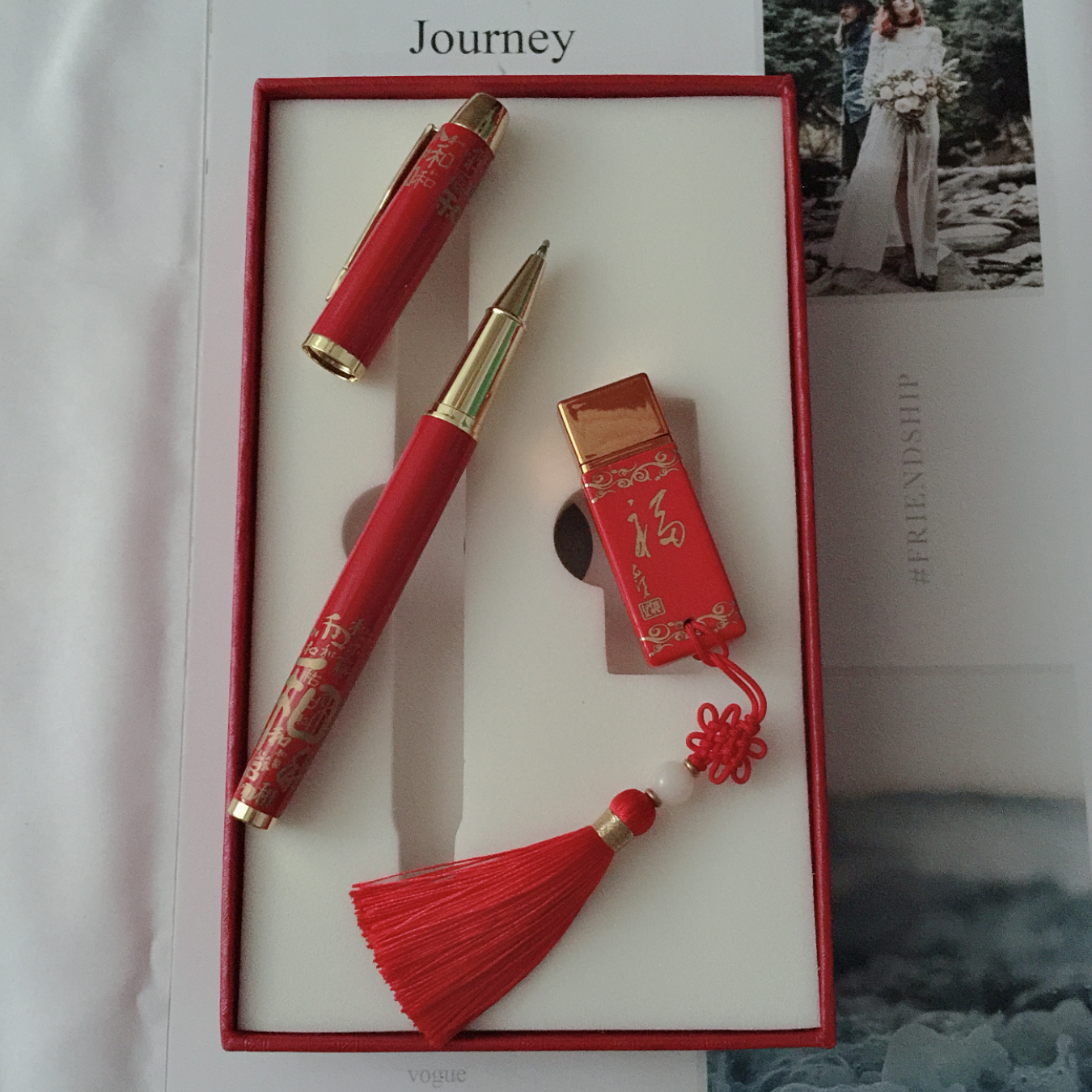 Blue and white porcelain flash drive 32g3 0 Chinese ancient style ceramic gift box packaging bag signature pen car lettering custom logo