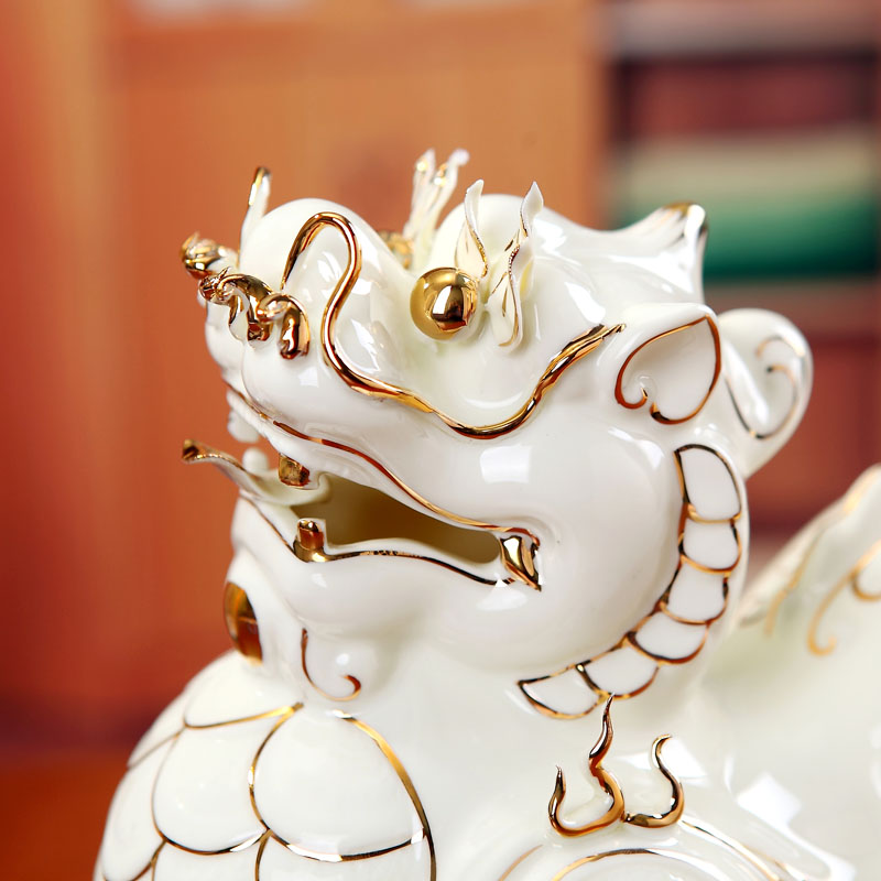 Ceramic kirin furnishing articles lucky town house to ward off bad luck and fortune home decoration decoration is feng shui office desk crafts