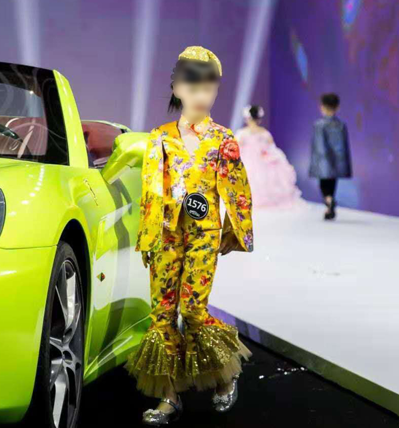 Cho thuê cô gái mới mẫu catwalk ăn mặc quần áo thủy triều quần phù hợp với trẻ em chủ nhà sinh nhật trang phục sân khấu biểu diễn váy đầm trẻ em 13 tuổi