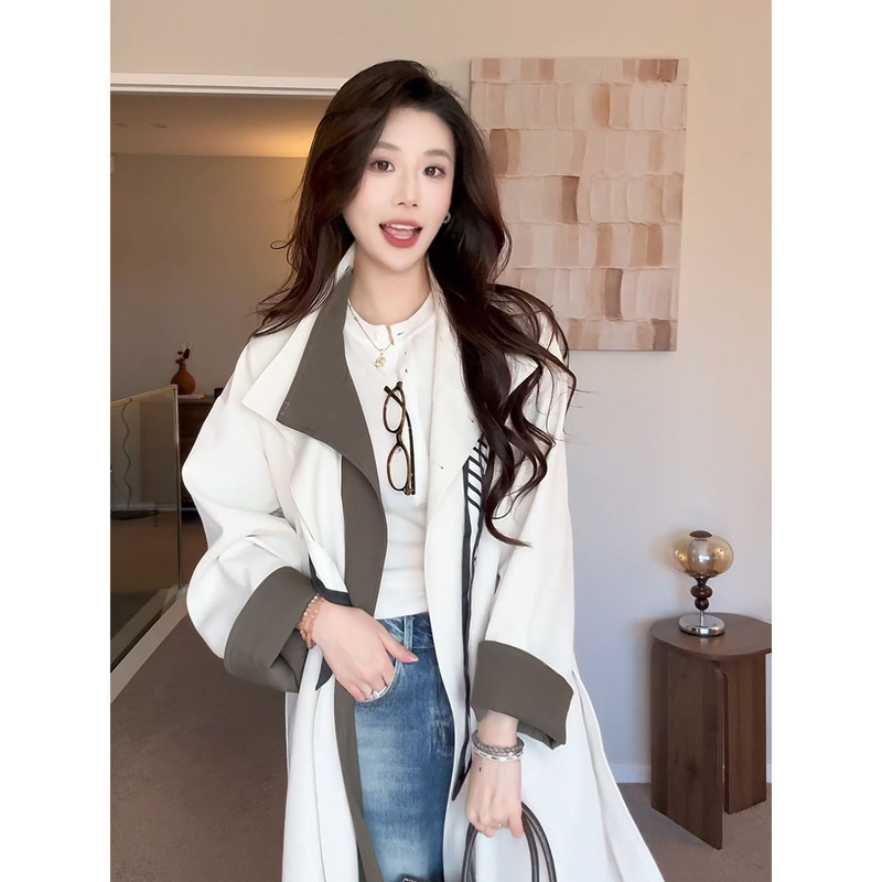 Off-White Oversized Mid-Length Over-The-Knee Trench Coat for Petite Women, 2026 Spring and Autumn Season, High-End Color-Blocking Stand-Collar Jacket Off-White Oversized Mid-Length Over-The-Knee Trench Coat for Petite Women, 2026 Spring and Autumn Season, High-End Color-Blocking Stand-Collar Jacket