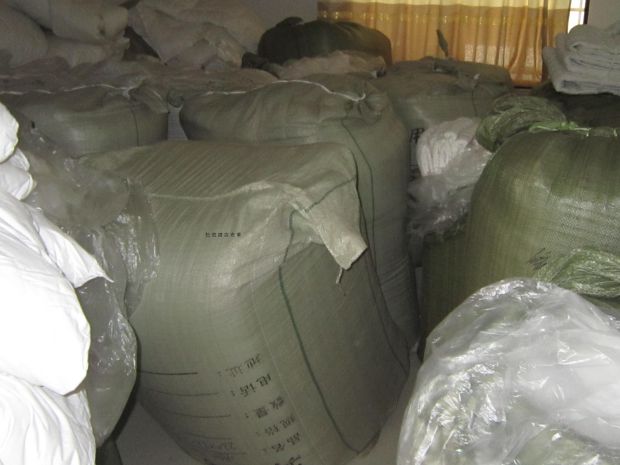 Khách sạn khách sạn khách sạn chăn trắng bao gồm nhà sản xuất bộ đồ giường cotton bông polyester bông con dấu hoa trắng - Quilt Covers mền