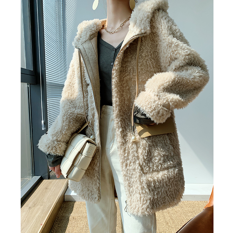 Leather grass 2021 years winter new lamb wool coat woman medium long version casual even cap sheep cut velvet big coat leather hair