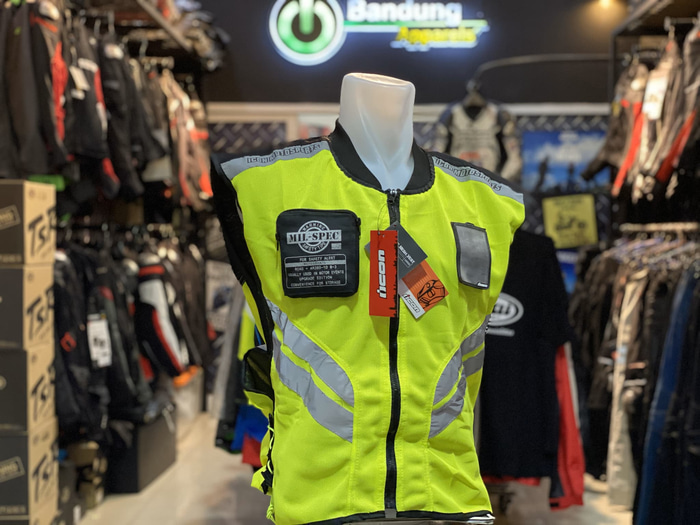 Outer single motorcycle riding tactical vest motorcycle motorcycle tour anti-fall knight fluorescent vest clothes night reflection