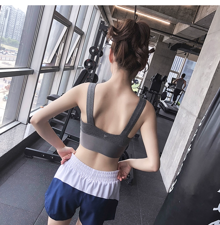 Quần lót thể dục nữ chạy tập hợp rập khuôn áo ngực thể thao cường độ cao chống sốc không có vòng thép nhanh khô yoga